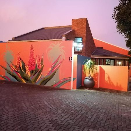 Studio 7 On Risa Apartment Port Elizabeth Exterior photo